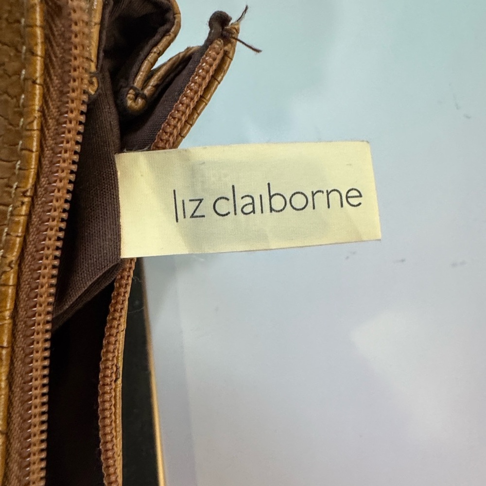 Vintage Brown Liz Claiborne crossbody handbag - Picture 4 of 14